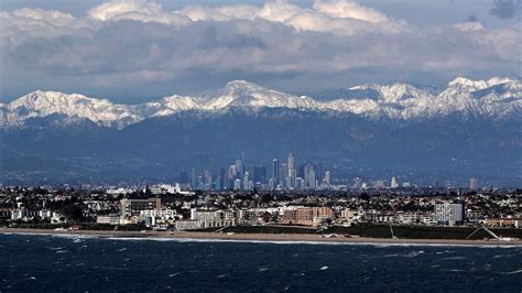 PHOTOS: Snow makes spectacular sight across Southern California | FOX ...