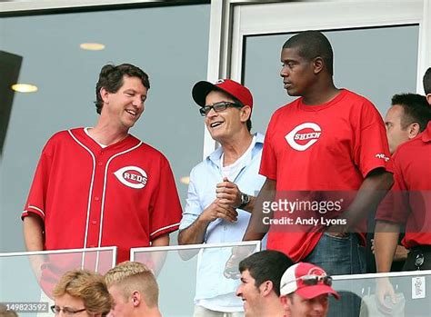 152 Charlie Sheen Major League Photos & High Res Pictures - Getty Images