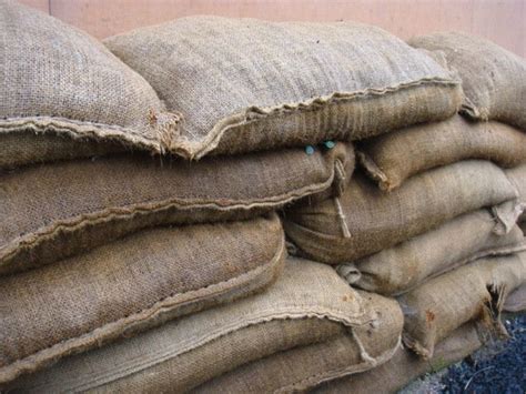 Best Sandbags How To Fill And Use Them Sand Bag Hessian Hessian Bags