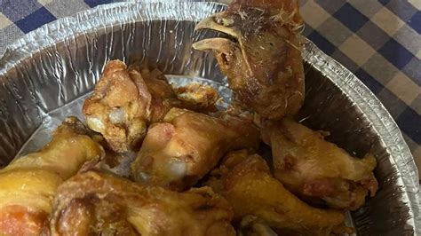 Woman Claims She Found Fried Chicken Head In Take Out Order Fox 35