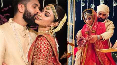 Mouni Roy को Wedding में Husband Suraj ने किया Romantic Kiss Watch