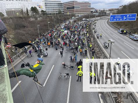 Berlin Proteste Gegen Den Ausbau Der A100 IMAGO