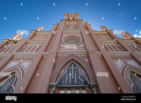 French colonial architecture in vietnam hi-res stock photography and ...