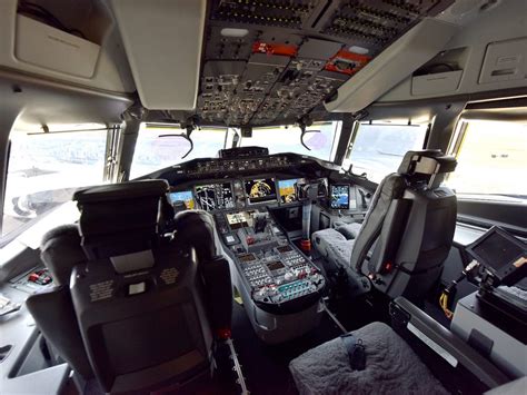 Boeing 777 300Er Cockpit