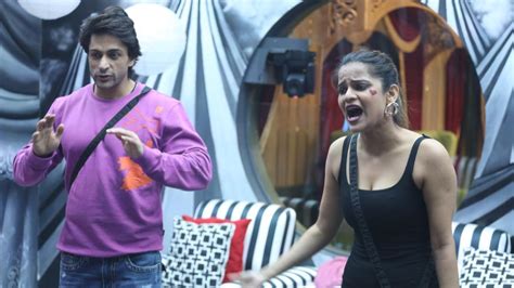 Bigg Boss 16 Day 118 LIVE Updates New Ration Task Announced Two Rooms