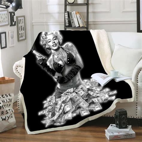 New Bedding Outlet Skull Marilyn Monroe Plush Blanket Sherpa Blanket