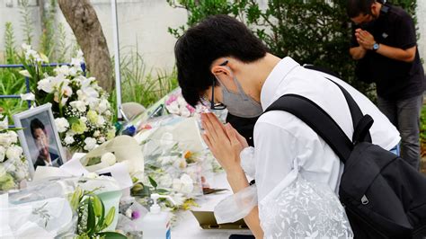 Mourners pay respects to Japan's former leader Shinzo Abe at funeral ...