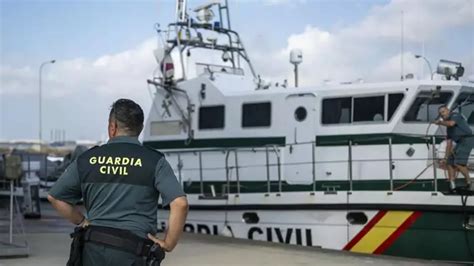 Muere El Ocupante De Una Narcolancha En El R O Guadalquivir Tras