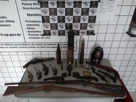 Polícia Apreende Armas Munições De Canhão E Até Míssil De Colecionador