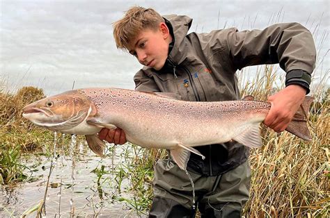 P Fisketur Ved Guden En Hektor Viktor Kraner Laks Fisk Fri