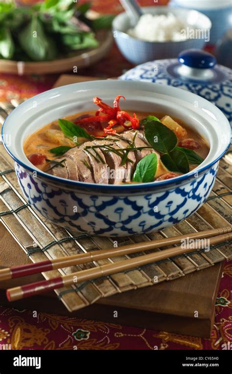 Thai Red Curry With Roast Duck Kaeng Phed Ped Yang Stock Photo Alamy