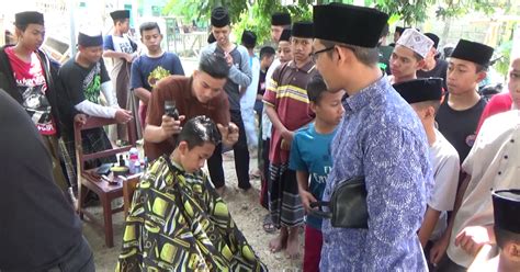 Sambut Uu Pesantren Ratusan Santri Di Jombang Potong Rambut Massal