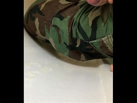 Quick Wank In Public Toilet XVIDEOS