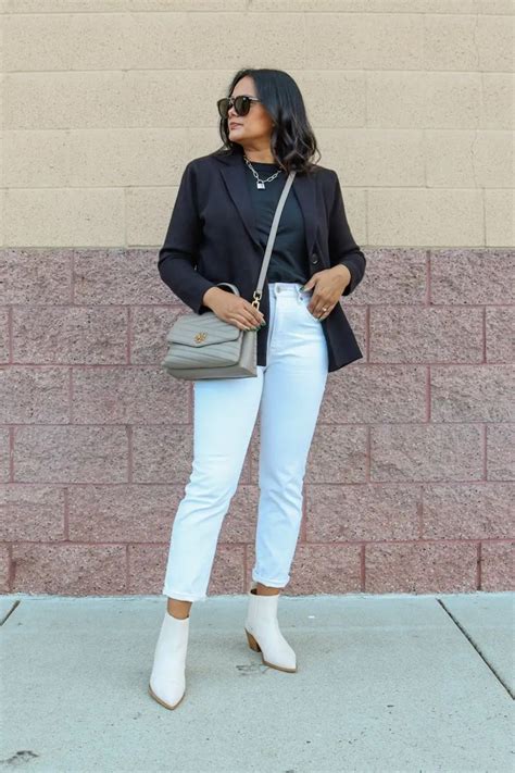 What To Wear With White Boots With 36 Everyday Outfits White Boots