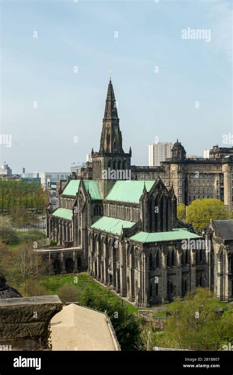 Glasgow Cathedral St Mungo S Im Stadtzentrum Von Glasgow Wie Sie Von Der Necropolis An Einem