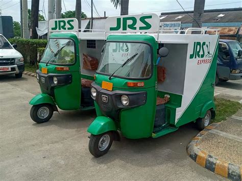 Bajaj 3 Wheelers Is The Right Way To Deliver 200 Parcels With Just 4 Liters 2ner