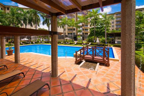 Venta De Propiedades Costa Rica APARTAMENTO EN COSTA LINDA PLAYA