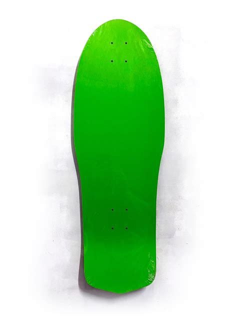 Tracker Deck Dan Wilkes Green 105 130€ The Disturb House Skate Shop