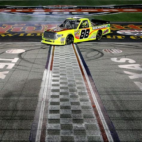 Matt Crafton wins Trucks race at Texas on fumes