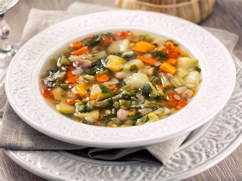 Recettes Soupe Aux L Gumes Minestrone V G Tarienne Soscuisine