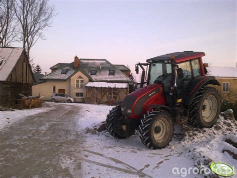 Foto Ci Gnik Valtra N Galeria Rolnicza Agrofoto