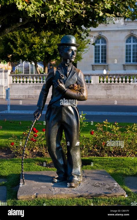 Charlie Chaplin statue, Vevey, Switzerland Stock Photo - Alamy