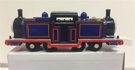 Thomas And Friends Trackmaster Mighty Mac Engine With Motorized Coach