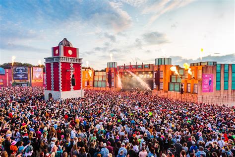 Six Reasons To Get Excited For The Return Of Boomtown Data Transmission