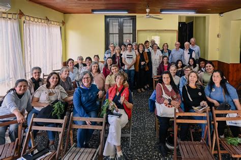 Presentaci N De Libro Aqu No Se Tira Nada En Carmelo Pr Stamos En