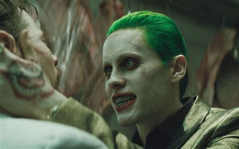 Jared Leto muda visual do Coringa para nova Liga da Justiça veja fotos