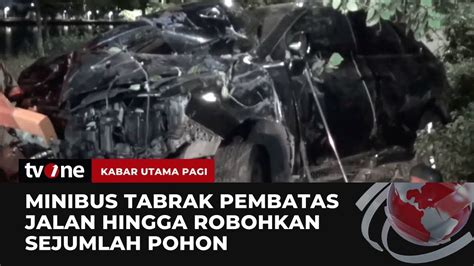 Diduga Hilang Kendali Minibus Tabrak Pembatas Jalan Hingga Ringsek