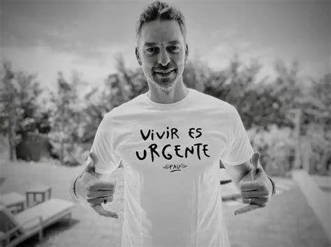 Fotos Vivir Es Urgente La Camiseta Solidaria De Pau Donés El Correo