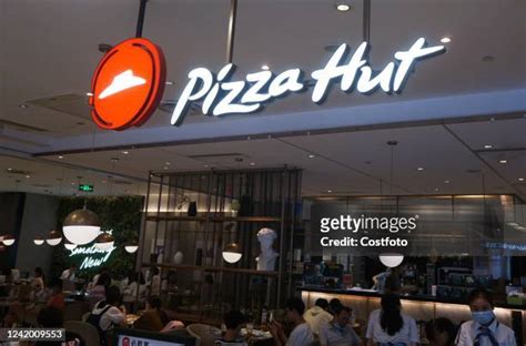 Pizza Hut China Photos and Premium High Res Pictures - Getty Images