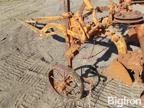 Allis Chalmers R Mounted Lister Planter Bigiron Auctions