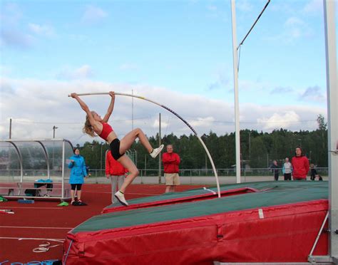 Saga Andersson ylitti 16-v. ikäkausiennätyksen ja maailman