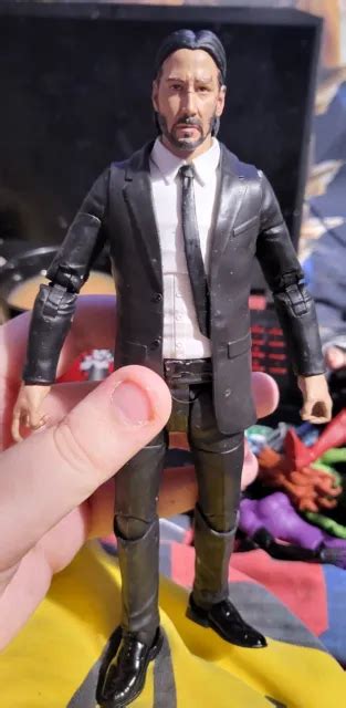 Tactical John Wick Deluxe Action Figure Keanu Reeves Diamond Select