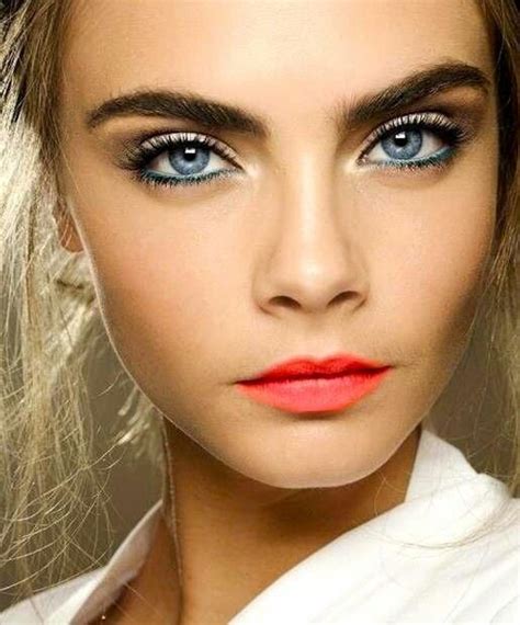 20 Gorgeous Makeup Ideas for Blue Eyes - Style Motivation