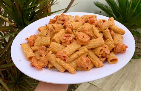 Pasta En Crema De Chipotle Con Camarones Delination