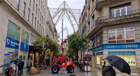 Para El Psoe De Ourense La Instalaci N De Las Luces De Navidad Amenaza