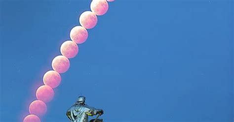 Lunar eclipse timelapse : r/space