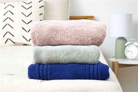 2 Ways to Fold Sweaters (with Photos) | Apartment Therapy