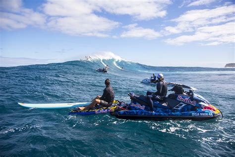 Jaws: interesting facts about Maui's big wave surfing break