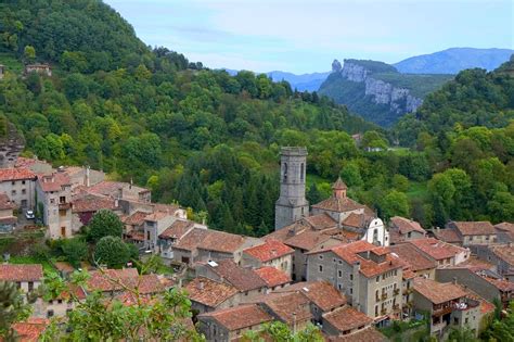 6 Beautiful Hidden Villages In Spain Beautiful Villages Spain