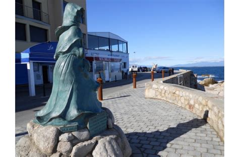 Monumento A La Mujer Del Pescador Visit L Escala