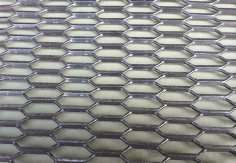 China Low Carbon Steel Diamond Expanded Metal Wire Mesh Panel Sheet