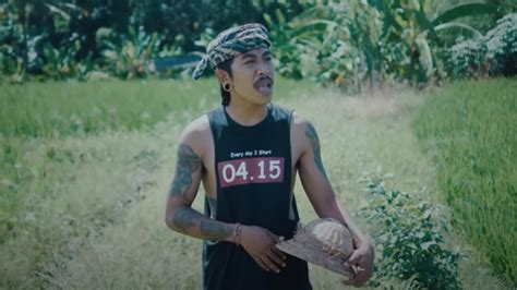 Lirik Lagu Bali Terbaru Dan Viral Kuli Dekil Dari Made Gunawan