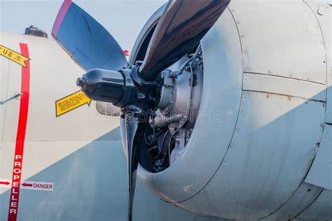 Side View Of Three Bladed Propeller Stock Image Image Of Cowling