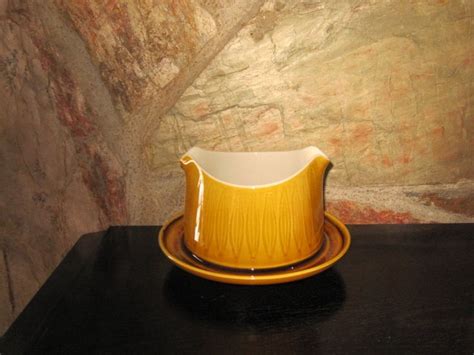 Franciscan Discovery Gravy Boat With Attached Under Plate