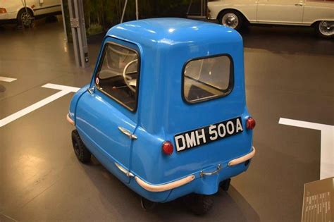 Nejmenší Auto Světa Peel P50 Slaví šedesátiny Jedno Teď Zaparkovalo Ve