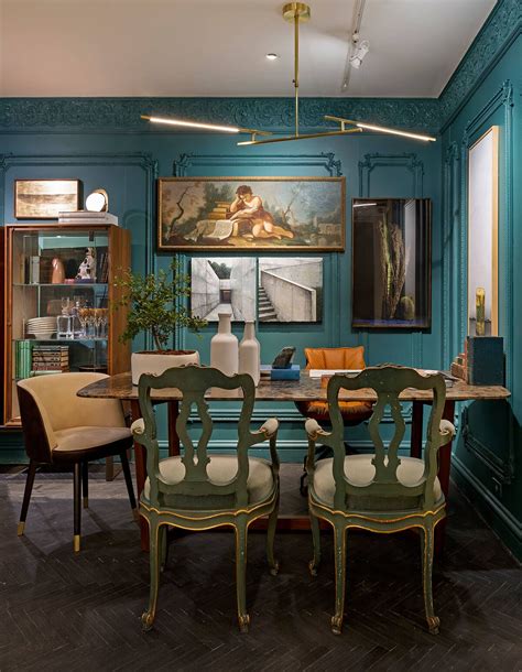 Sala De Jantar Com Parede Azul E Peças De Design Arquitetura E Design